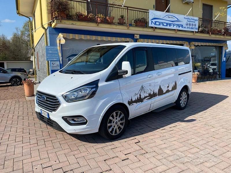Usata Ford Tourneo Titanium 131 CV (96 kW) 2020 Bianco Monovolume
