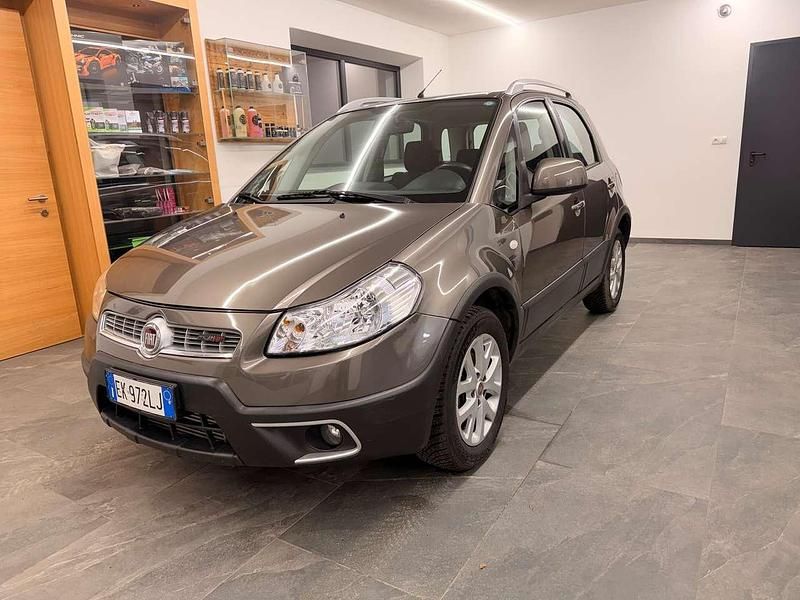 Bronzo Usata 2011 Fiat Sedici Dynamic SUV | 7900 € (Cara) - Immagine 1/4