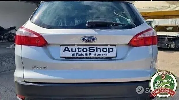 Usata Ford Focus 115 CV (84 kW) 2013 Grigio Station wagon