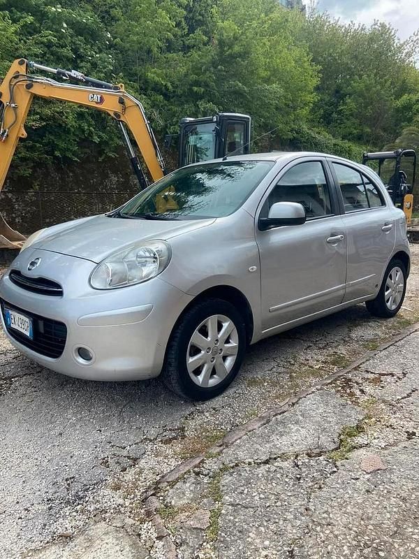 Usata Nissan Micra 80 CV (58 kW) 2012 Grigio Utilitaria