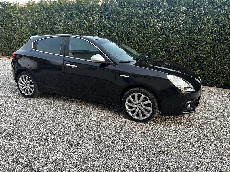 Usata 2015 Alfa Romeo Giulietta Tre volumi | 5900 € (Ottimo prezzo) - Immagine 1/4