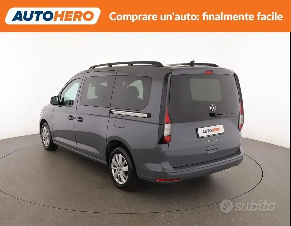 Usata VW Caddy 102 CV (75 kW) 2023 Grigio Monovolume