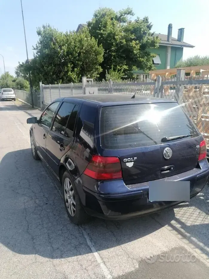 Usata VW Golf IV 105 CV (77 kW) 2001 Berlina