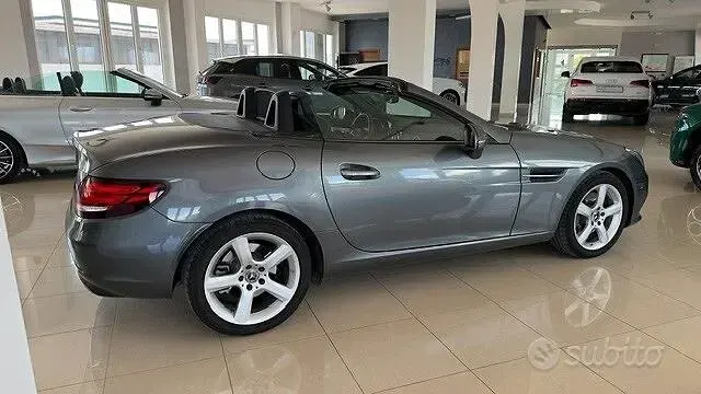 Usata Mercedes SLC200 Premium 184 CV (135 kW) 2018 Grigio Cabrio