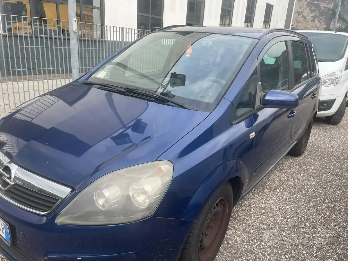 Usata Opel Zafira Club 105 CV (77 kW) 2007 Monovolume