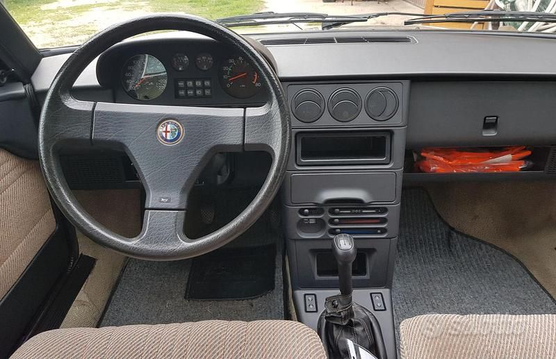 Usado Alfa Romeo 33 86 CV (63 kW) 1988 Utilitario