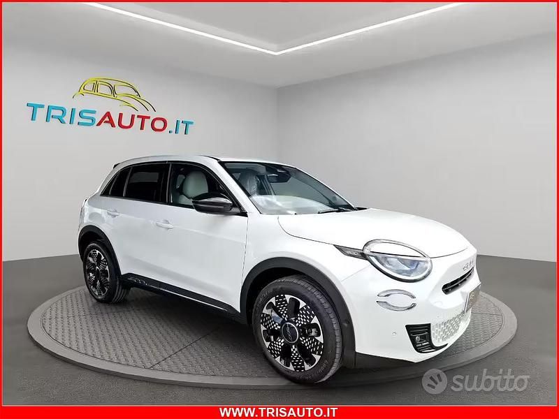 Usata Fiat 600 La Prima 110 CV (80 kW) 2025 Bianco SUV