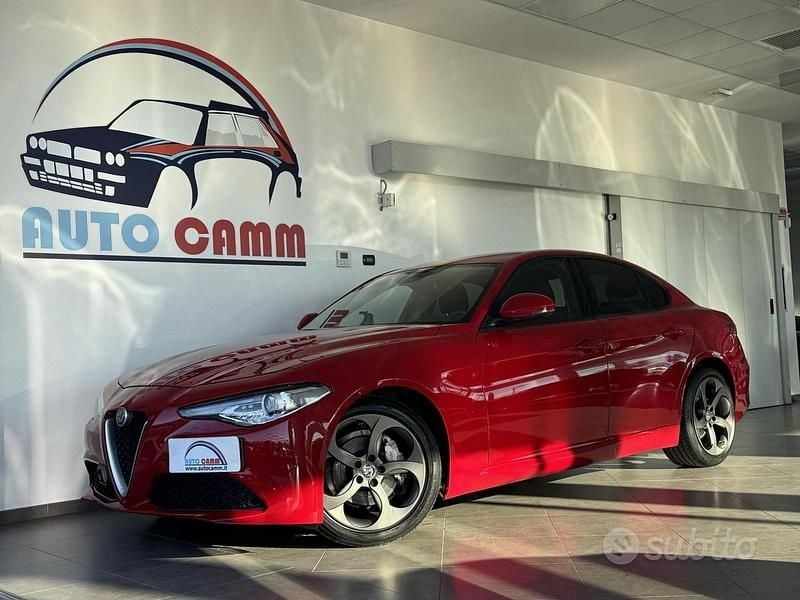Rosso Usata 2019 Alfa Romeo Giulia Tech Edition Tre volumi | 22.800 € (Buon prezzo) - Immagine 1/4