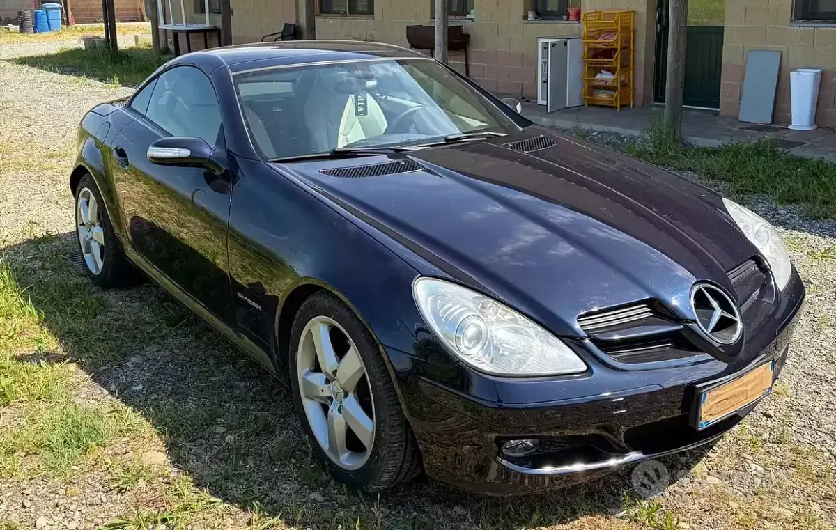 Usata Mercedes SLK200 163 CV (119 kW) 2006 Blu Cabrio