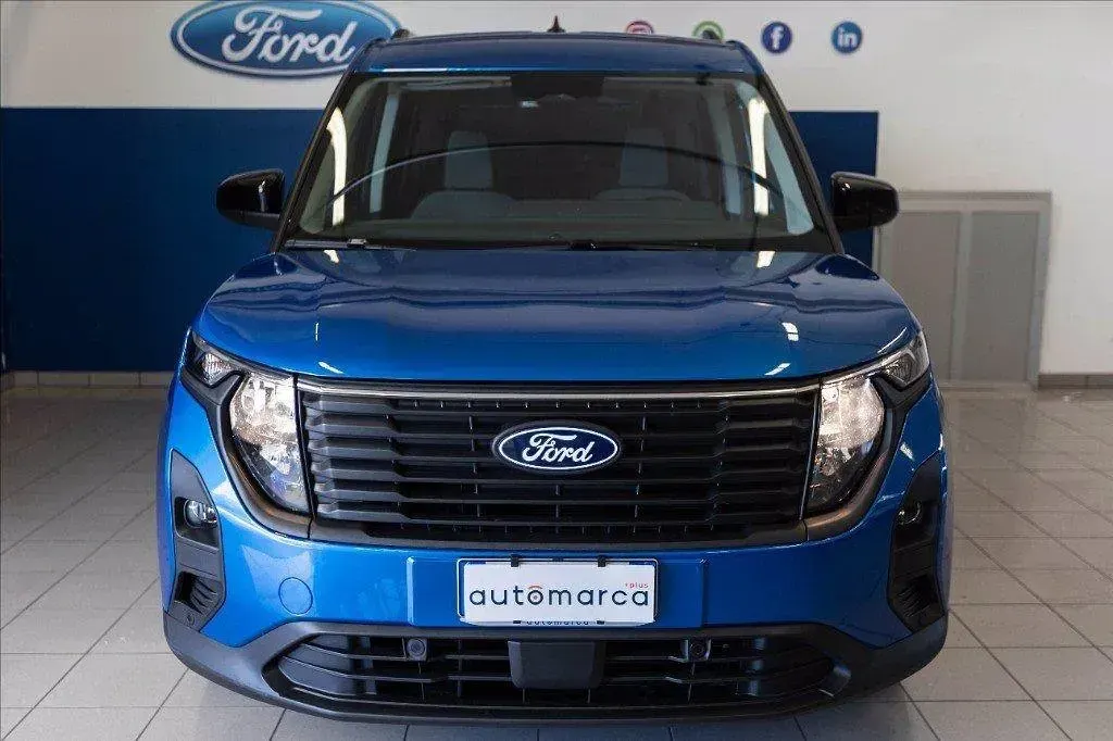 Usata Ford Tourneo Courier Titanium 126 CV (92 kW) 2024 Blu metallizzato Monovolume