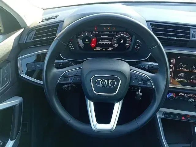 Usata Audi Q3 Sportback Business Plus 150 CV (110 kW) 2023 Argento rugiada metallizzato SUV