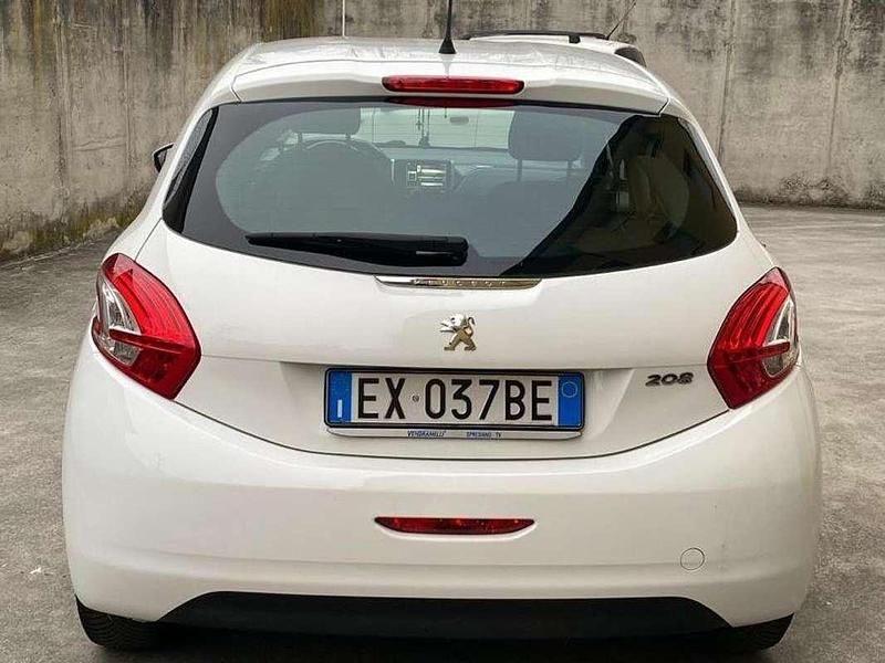 Usata Peugeot 208 Active 68 CV (50 kW) 2014 Bianco Utilitaria