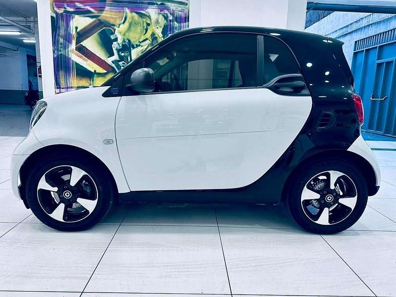 Usata Smart ForTwo Coupé Passion 41 kW (56 CV) 2021 Bianco Utilitaria
