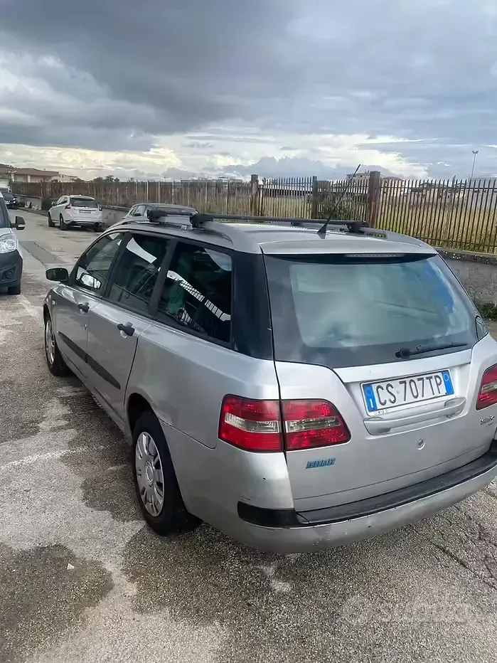 Usata Fiat Stilo 80 CV (58 kW) 2006 Grigio Station wagon