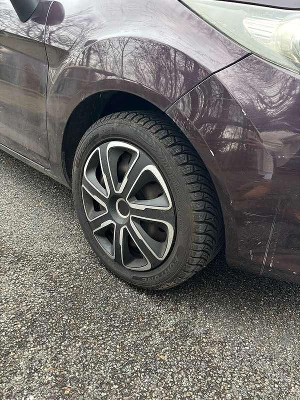 Usata Ford Fiesta Titanium 82 CV (60 kW) 2009 Lilla Utilitaria