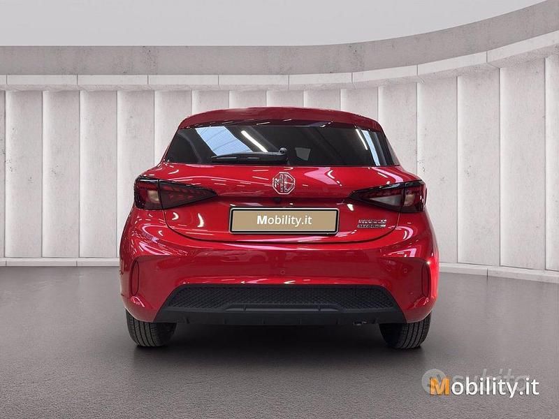 Usado MG MG3 Luxury 194 CV (142 kW) 2024 Rojo Utilitario