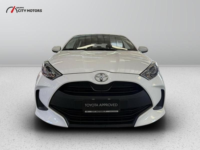 Usata Toyota Yaris Hybrid Active 116 CV (85 kW) 2025 Bianco Berlina