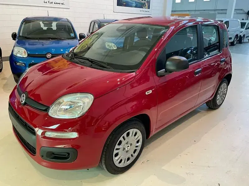 Nuova Fiat Panda Icon 69 CV (50 kW) 2025 Rosso Utilitaria