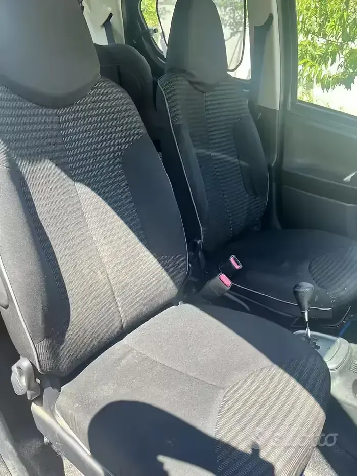 Usata Peugeot 107 68 CV (50 kW) 2013 Grigio Utilitaria