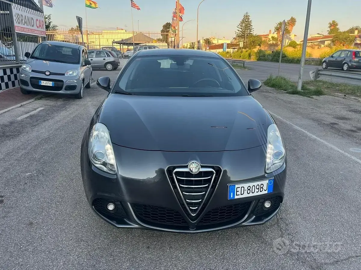 Usata Alfa Romeo Giulietta Distinctive 105 CV (77 kW) 2010 Grigio Utilitaria