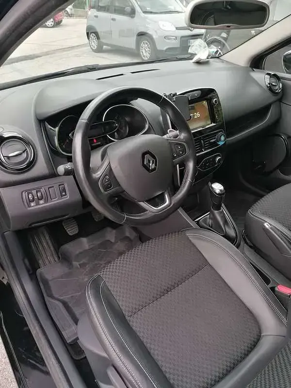Usata Renault Clio 90 CV (66 kW) 2019 Nero Station wagon