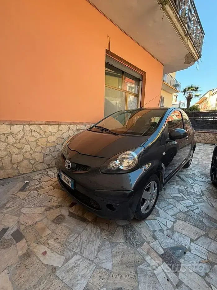 Usata Toyota Aygo 68 CV (50 kW) 2005 Blu Utilitaria