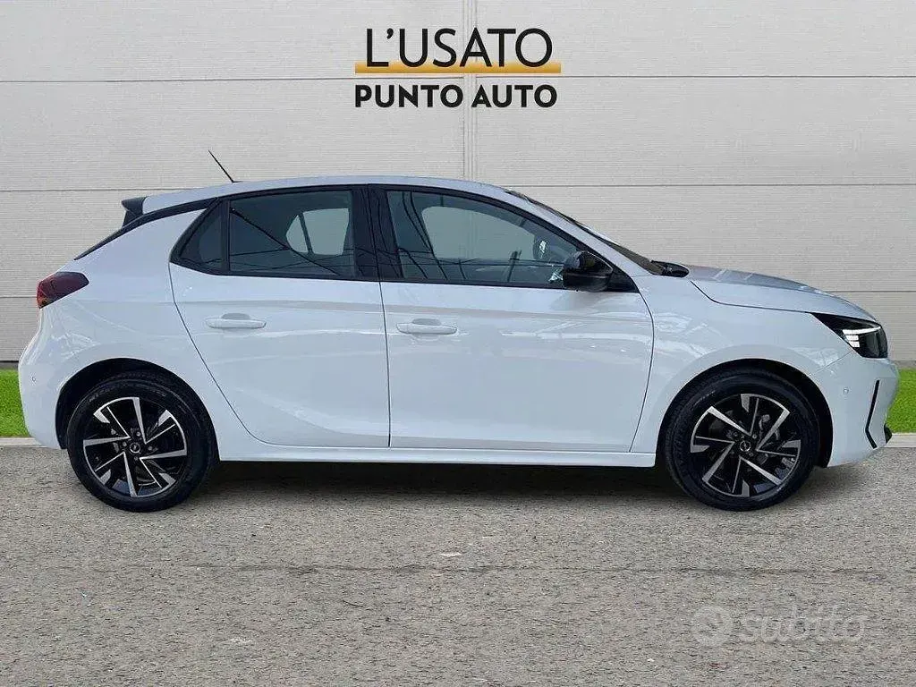 Usata Opel Corsa 101 CV (74 kW) 2025 Bianco Utilitaria