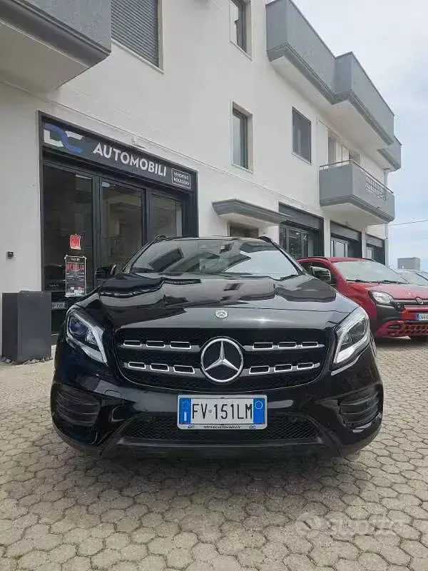 Usata Mercedes GLA200 Premium 136 CV (100 kW) 2019 Nero SUV