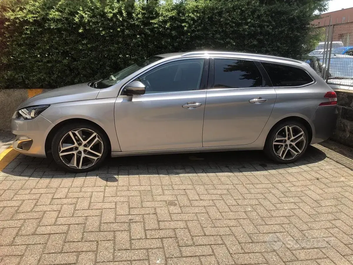 Usata Peugeot 308 SW 110 CV (80 kW) 2018 Grigio Station wagon