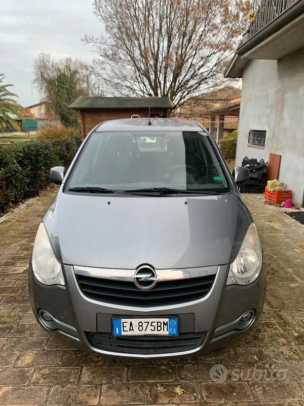 Grigio Usata 2010 Opel Agila Due volumi | 3980 € (Buon prezzo) - Immagine 1/4