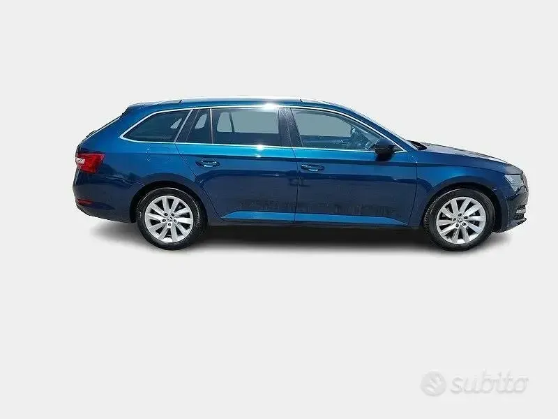 Usata Skoda Superb Executive 149 CV (109 kW) 2022 Bluazzurro Station wagon