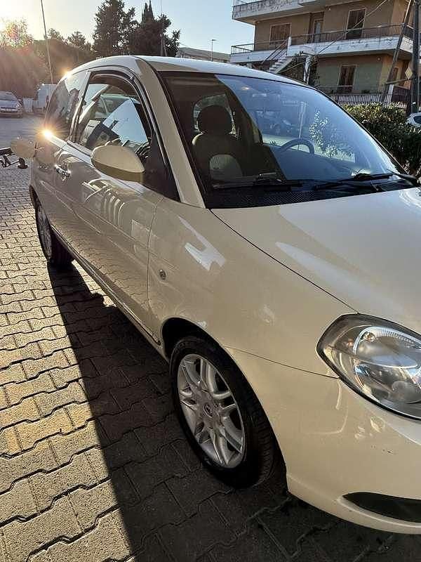 Usata Lancia Ypsilon 60 CV (44 kW) 2007 Utilitaria