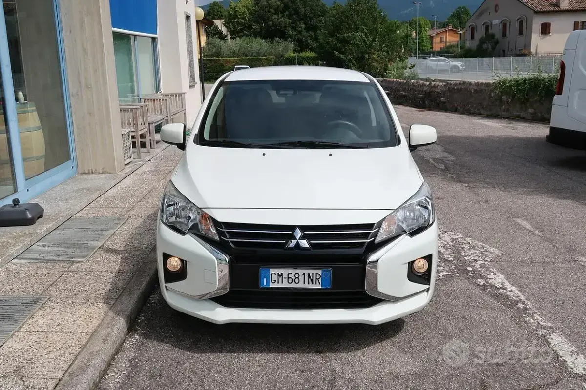 Usata Mitsubishi Space Star Intense 71 CV (52 kW) 2022 Bianco Utilitaria