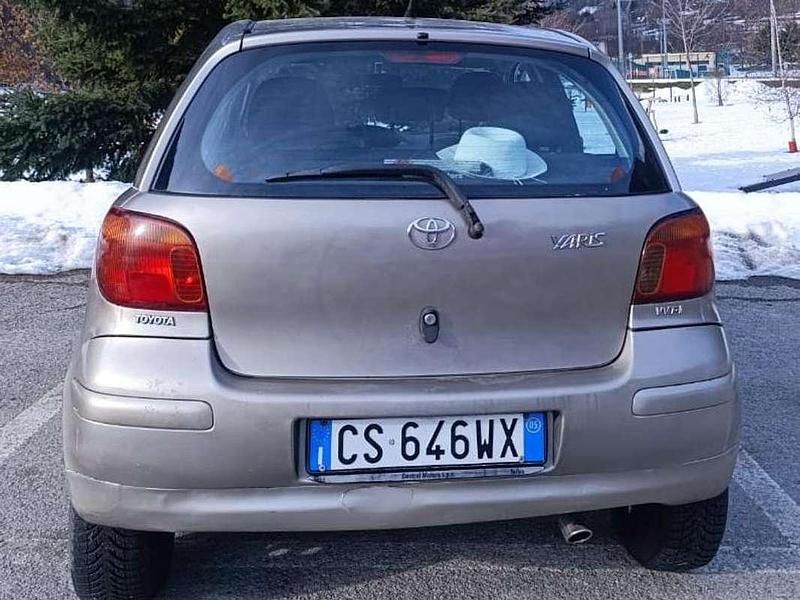 Usata Toyota Yaris Sol 87 CV (63 kW) 2005 Bronzo Utilitaria