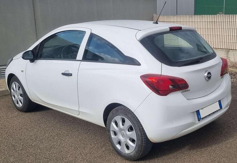 Usata Opel Corsa 75 CV (55 kW) 2017 Bianco Berlina