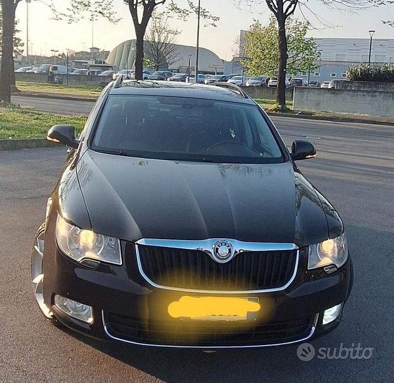 Usata Skoda Superb 140 CV (102 kW) 2012 Station wagon