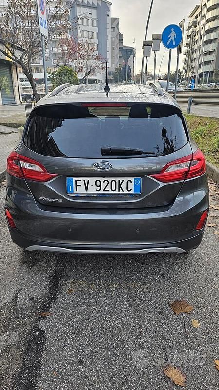 Usata Ford Fiesta Active 2018 Grigio Berlina