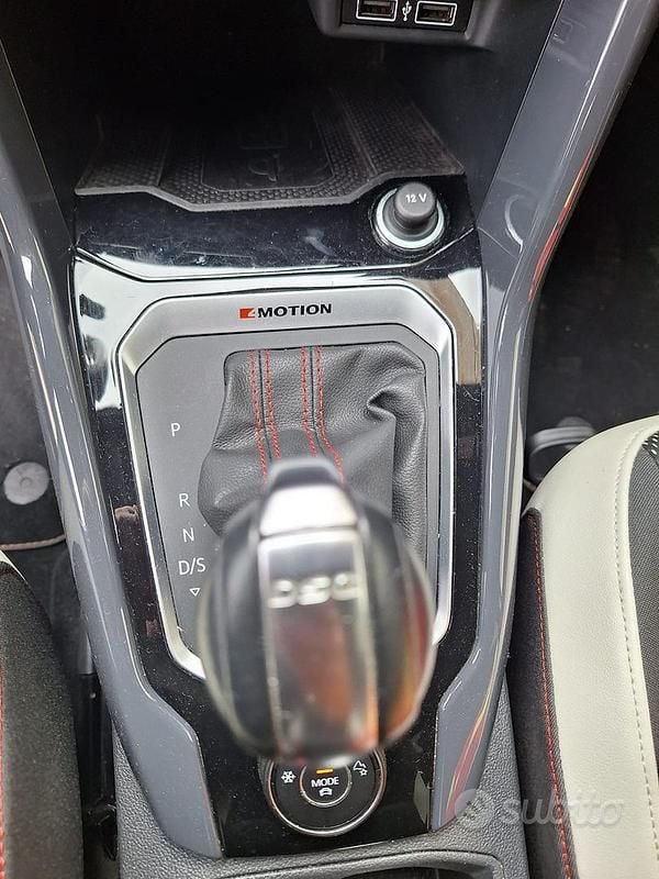 Usata VW T-Roc 150 CV (110 kW) 2023 Bianco SUV