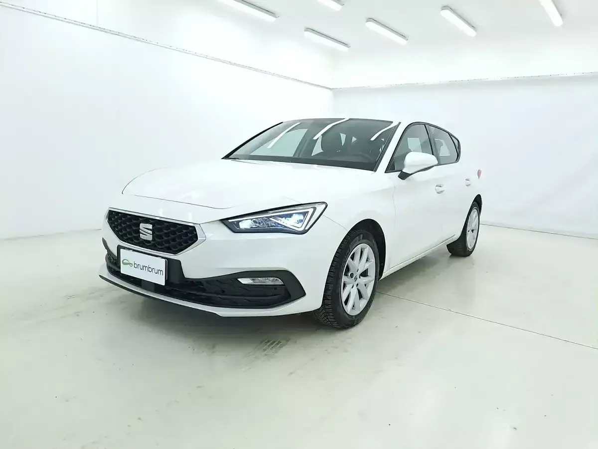 Usata Seat Leon Style 150 CV (110 kW) 2022 Biancobianco Berlina