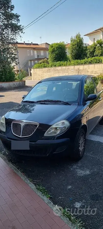 Usata Lancia Ypsilon 69 CV (50 kW) 2004 Nero Utilitaria