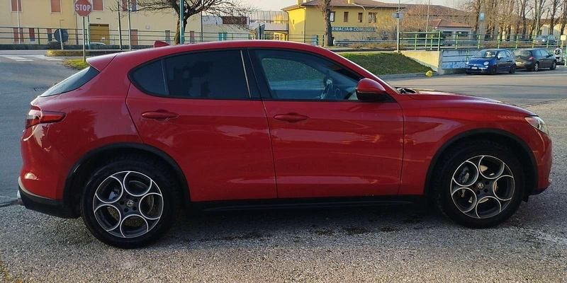 Usata Alfa Romeo Stelvio Tech Edition 160 CV (117 kW) 2019 Rosso SUV