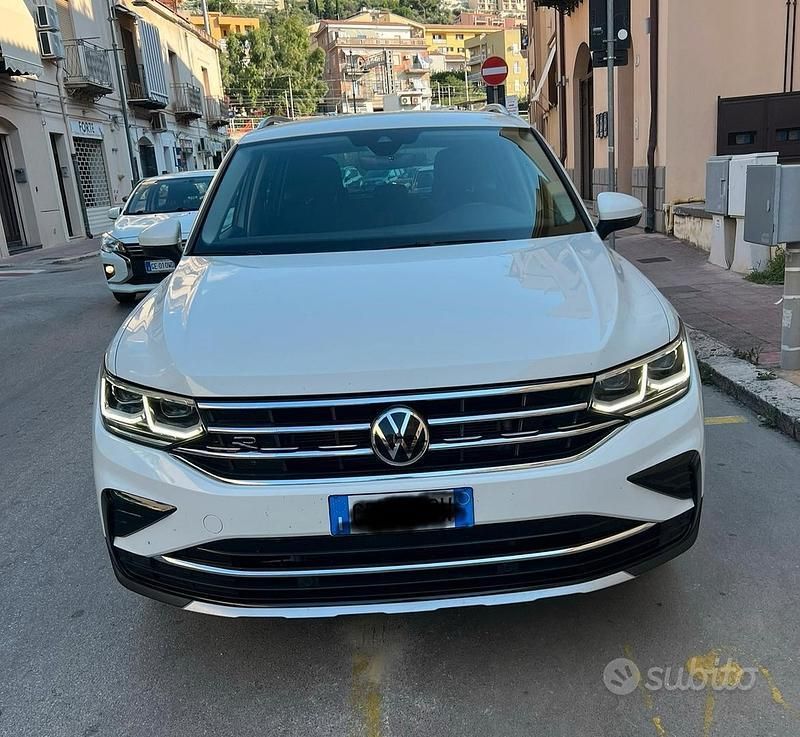 Usata VW Tiguan R-line 150 CV (110 kW) 2021 Bianco SUV