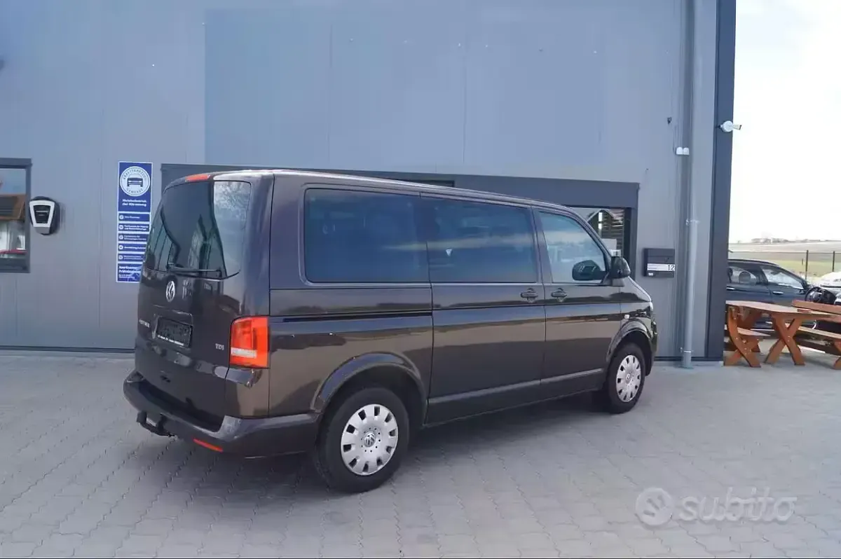 Usata VW Multivan 140 CV (102 kW) 2013 Marrone Monovolume