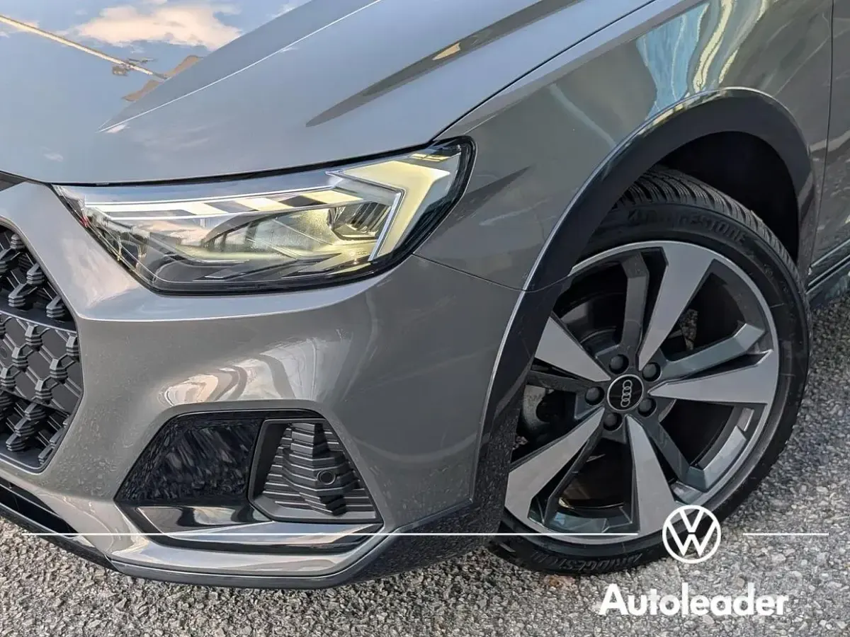 Usata Audi A1 Comfort 150 CV (110 kW) 2024 Grigio SUV