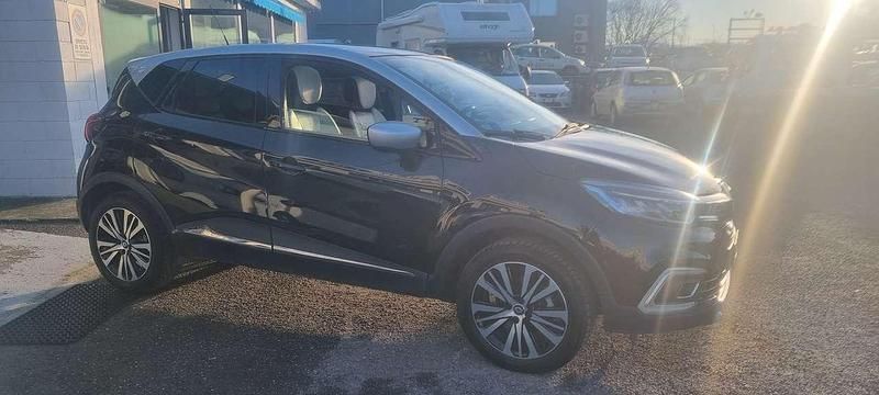 Usata Renault Captur Initiale Paris 110 CV (80 kW) 2018 Neto tetto grigio SUV