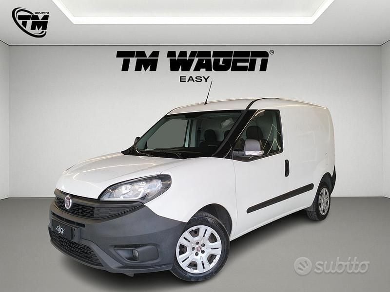 Usata Fiat Doblò Trekking 105 CV (77 kW) 2022 Bianco Monovolume