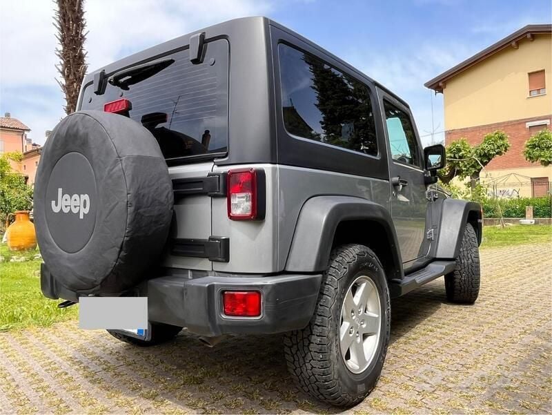 Usata Jeep Wrangler Sport 200 CV (147 kW) 2015 Argento SUV
