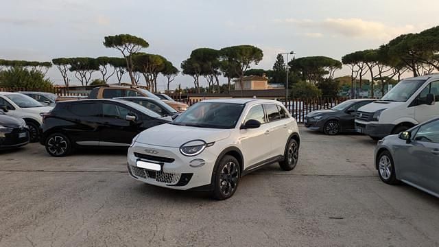 Usata Fiat 600 La Prima 100 CV (73 kW) 2024 Bianco Monovolume