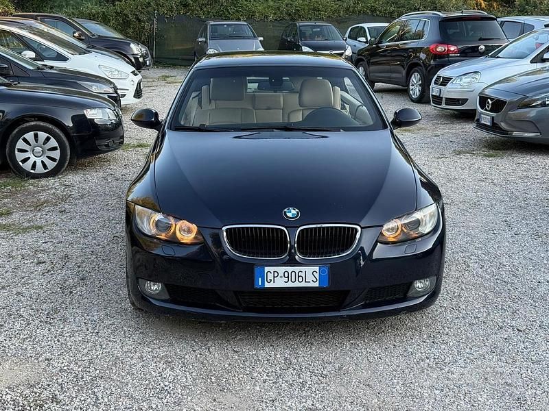 Usata BMW 320 Cabriolet Efficient Dynamics 183 CV (134 kW) 2010 Nero Cabrio