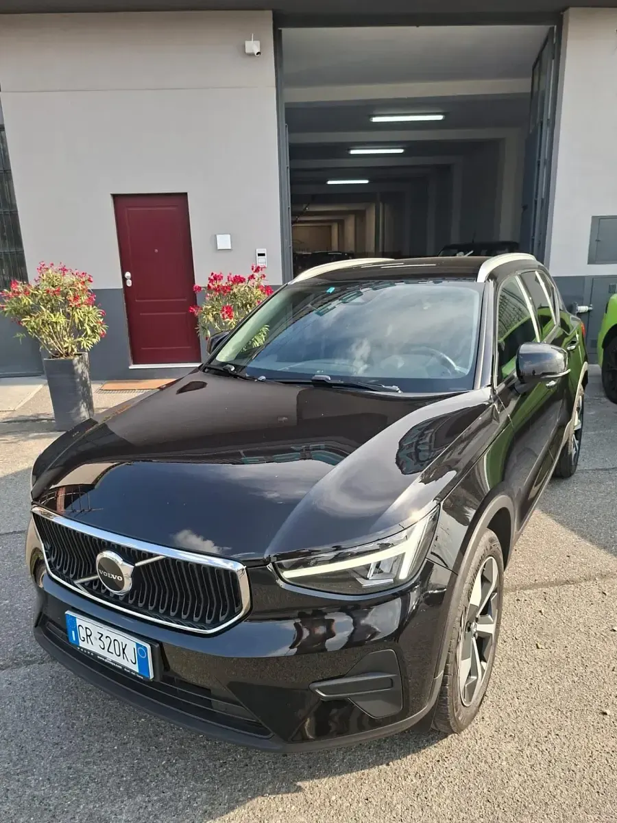 Usata Volvo XC40 Core 163 CV (119 kW) 2023 Nero SUV